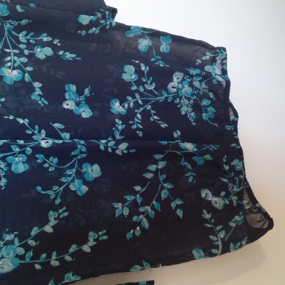 GAP Sheer Floral 3/4 Sleeve Blouse - Picture 12 of 13